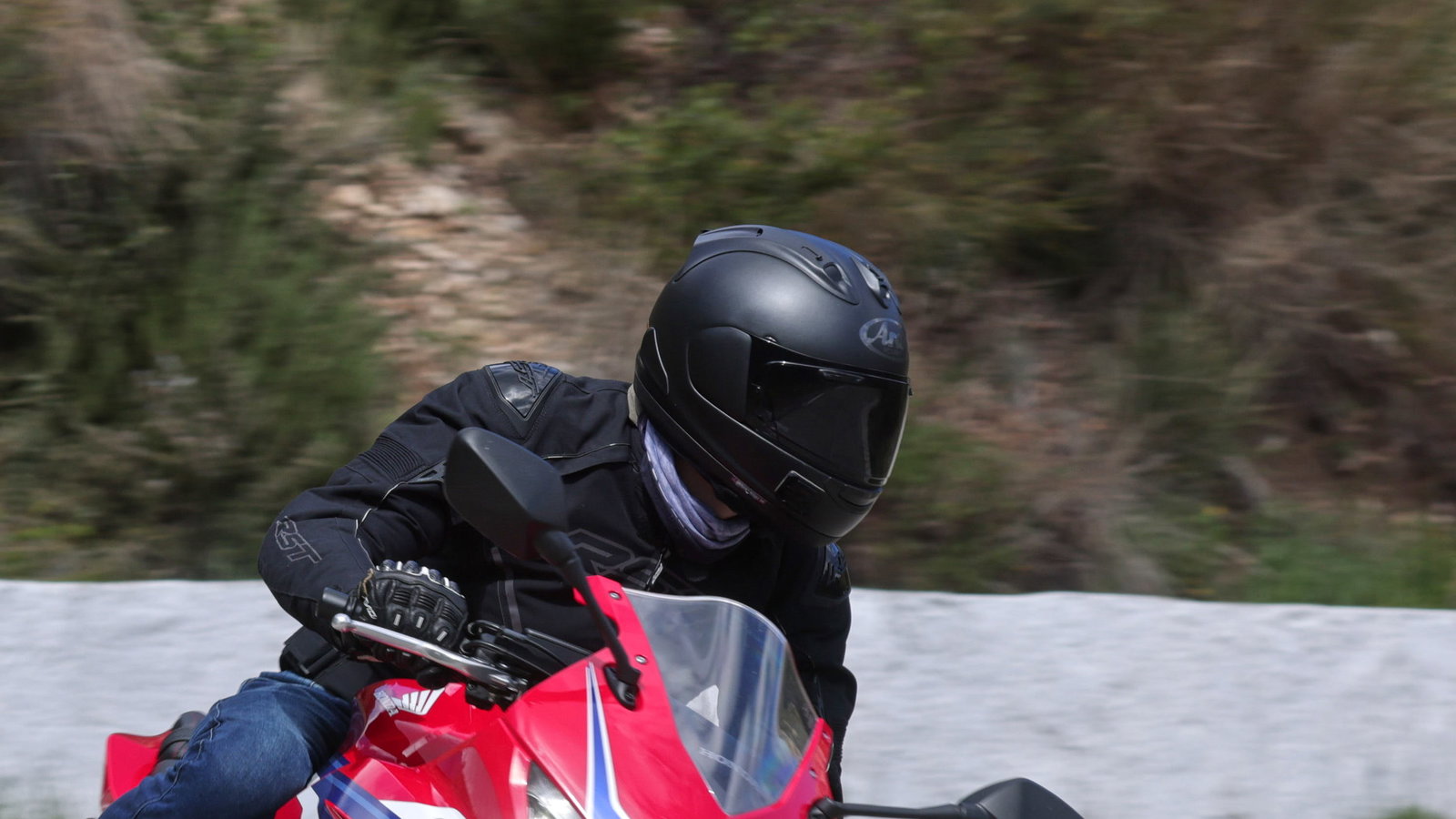 Arai RX-7V Evo on rider